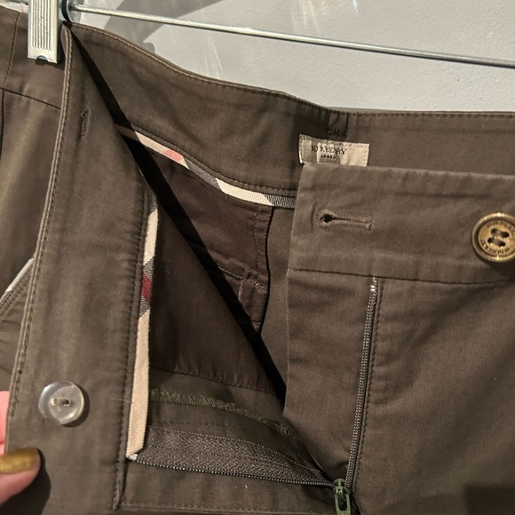 Burberry women’s shorts. Olive green. Size UK12. Very good condition. - Picture 7 of 10